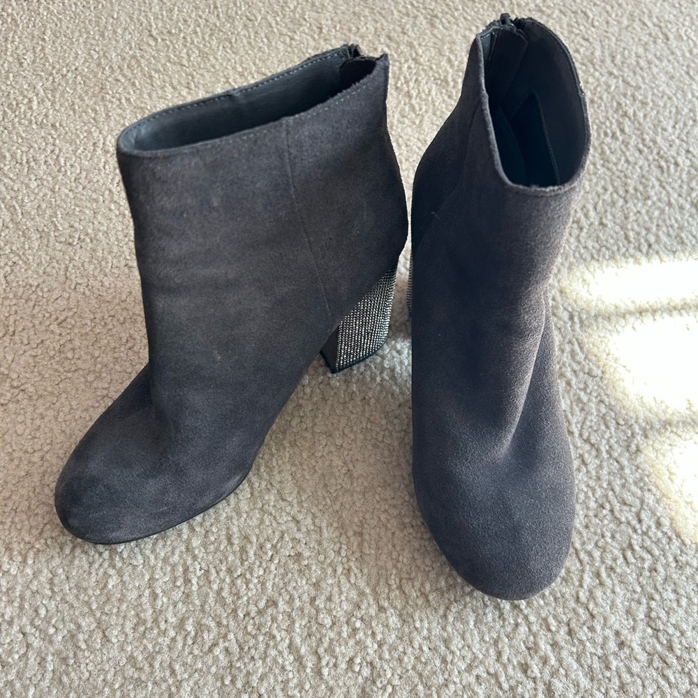 Kenneth Cole Reaction Dark Gray Suede Ankle Boots